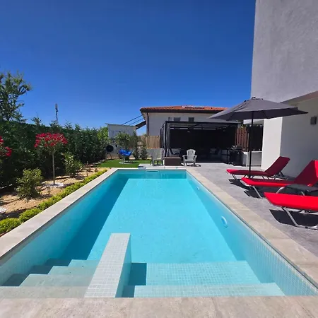 Amethyst, Private Pool With Heating And Salt Water Lozenec