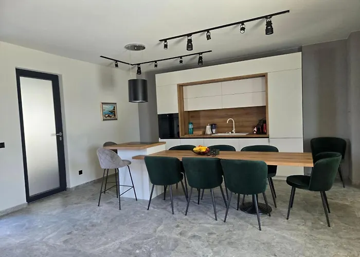 Вилла Amethyst, Private Pool With Heating And Salt Water Лозенец