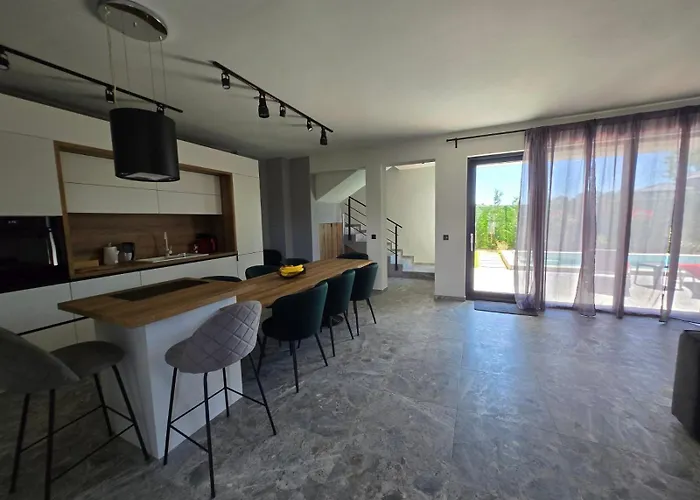 Amethyst, Private Pool With Heating And Salt Water Вилла