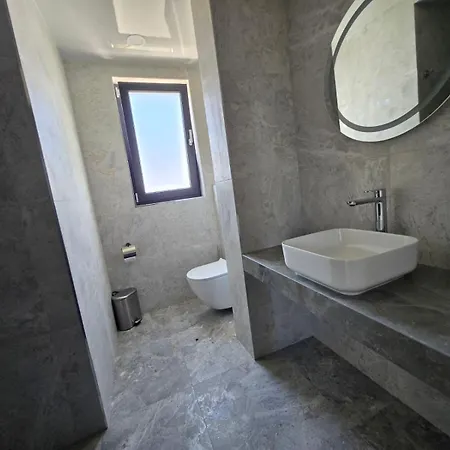 Amethyst, Private Pool With Heating And Salt Water