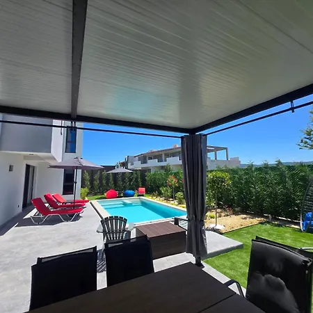 빌라 Amethyst, Private Pool With Heating And Salt Water 로제넷츠