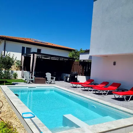 Amethyst, Private Pool With Heating And Salt Water Вилла