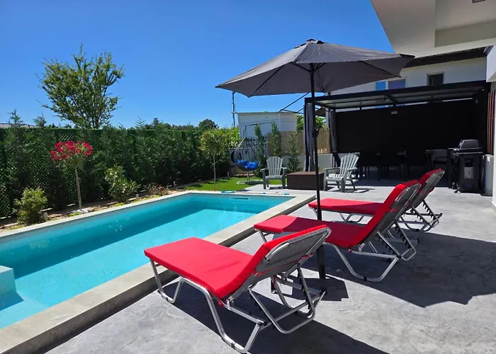 Villa Amethyst, Private Pool With Heating And Salt Water Lozenets