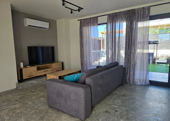 Amethyst, Private Pool With Heating And Salt Water Villa *