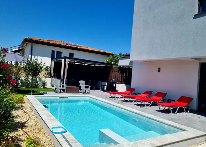 Amethyst, Private Pool With Heating And Salt Water Villa